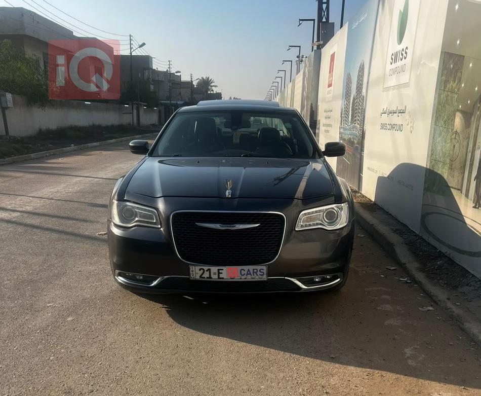 كرايسلر 300